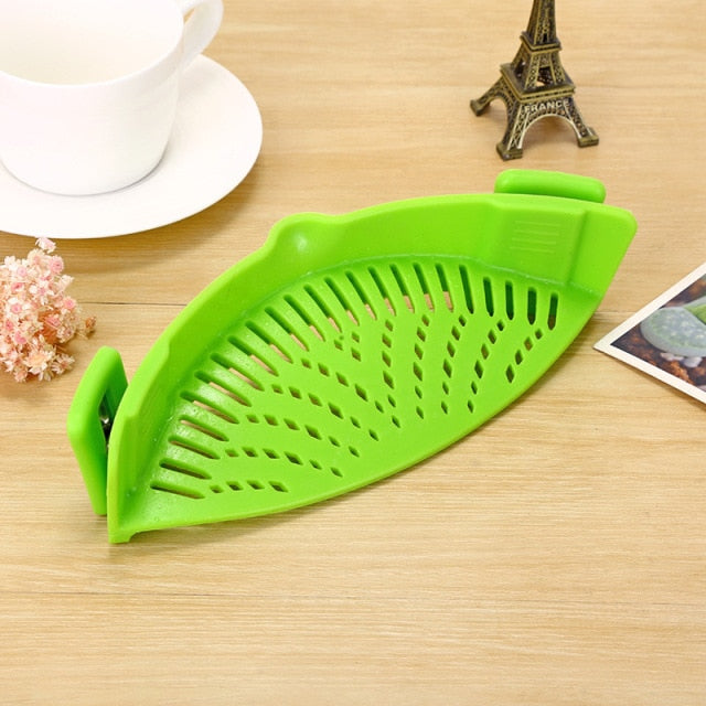 Clip-On Pot Pasta Strainer