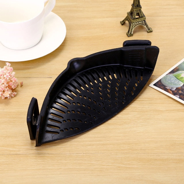 Clip-On Pot Pasta Strainer